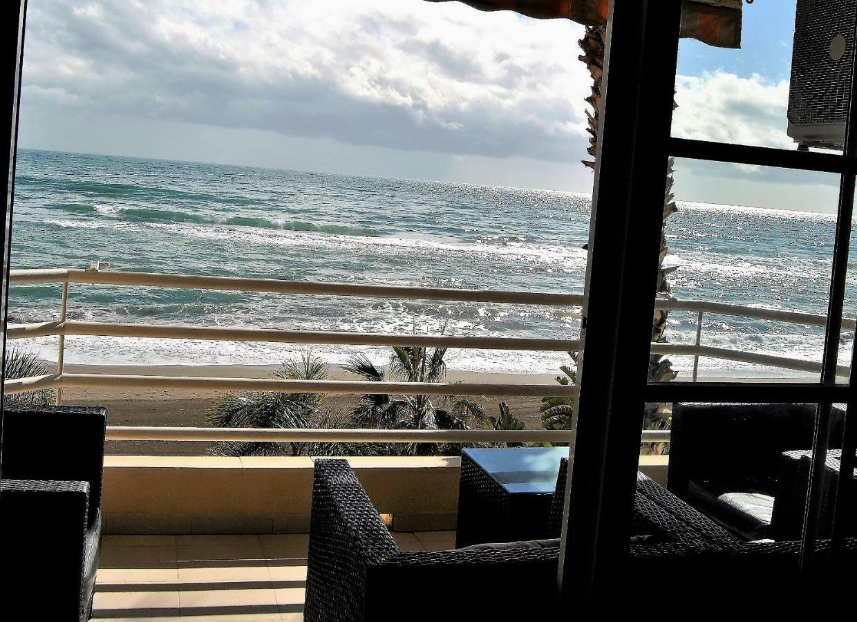 Apartamento Frente Al Mar,Primera Linea Ринкон-де-ла-Викториа Экстерьер фото