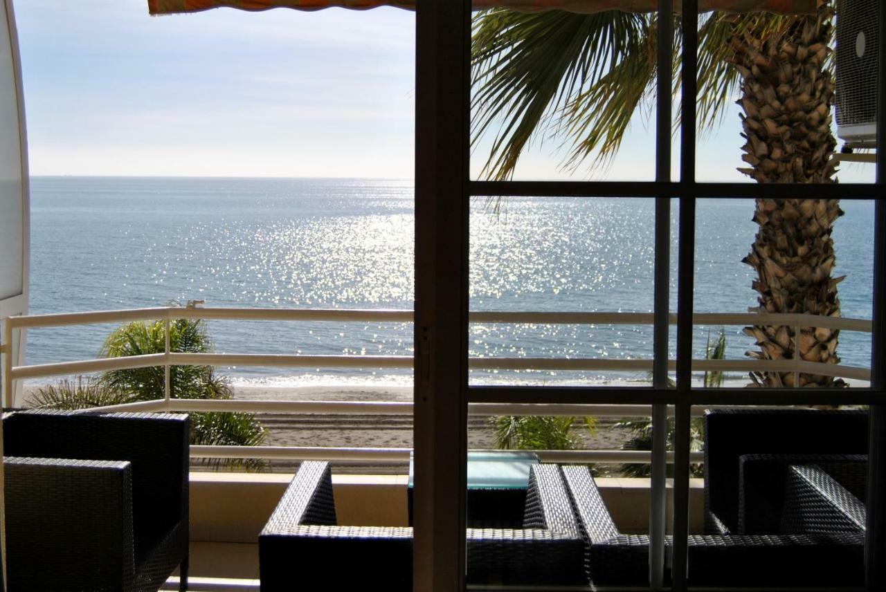 Apartamento Frente Al Mar,Primera Linea Ринкон-де-ла-Викториа Экстерьер фото